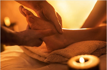Photo de Couple mur propos massage naturiste  quatre mains
