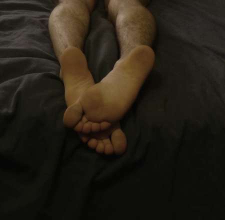 Photo de Jeune homme vend photos pieds et corps, sexe