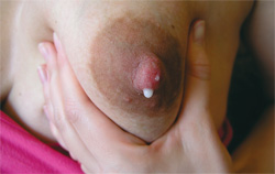 Photo de Suce vos seins pour allaitement rotique