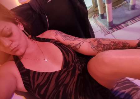Photo de Sexy Alyson babe tattoo incall Laval spcial 30 m