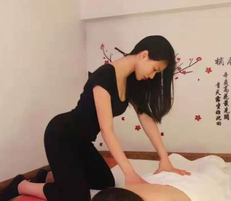 Photo de  massage jeune femme